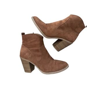Universal Thread Emmy Microsuede Western Bootie 7.5